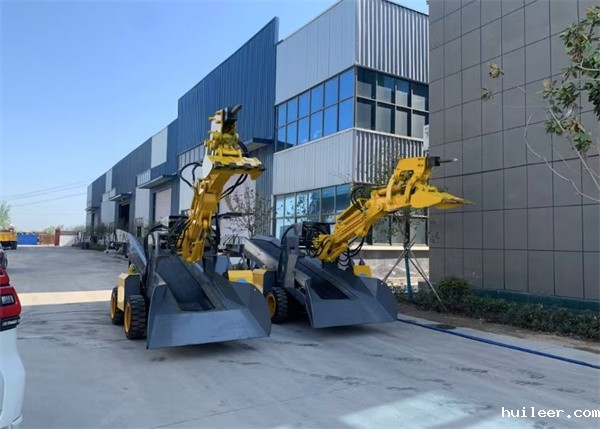 轮式皮带式挖掘式装载机