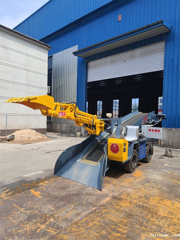 轮式皮带式挖掘式装载机